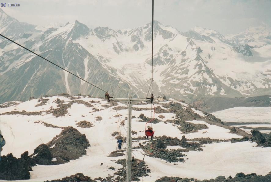 080 Elbrus. Bajando por el telesilla y Donguzorum Peque&ntilde;o.