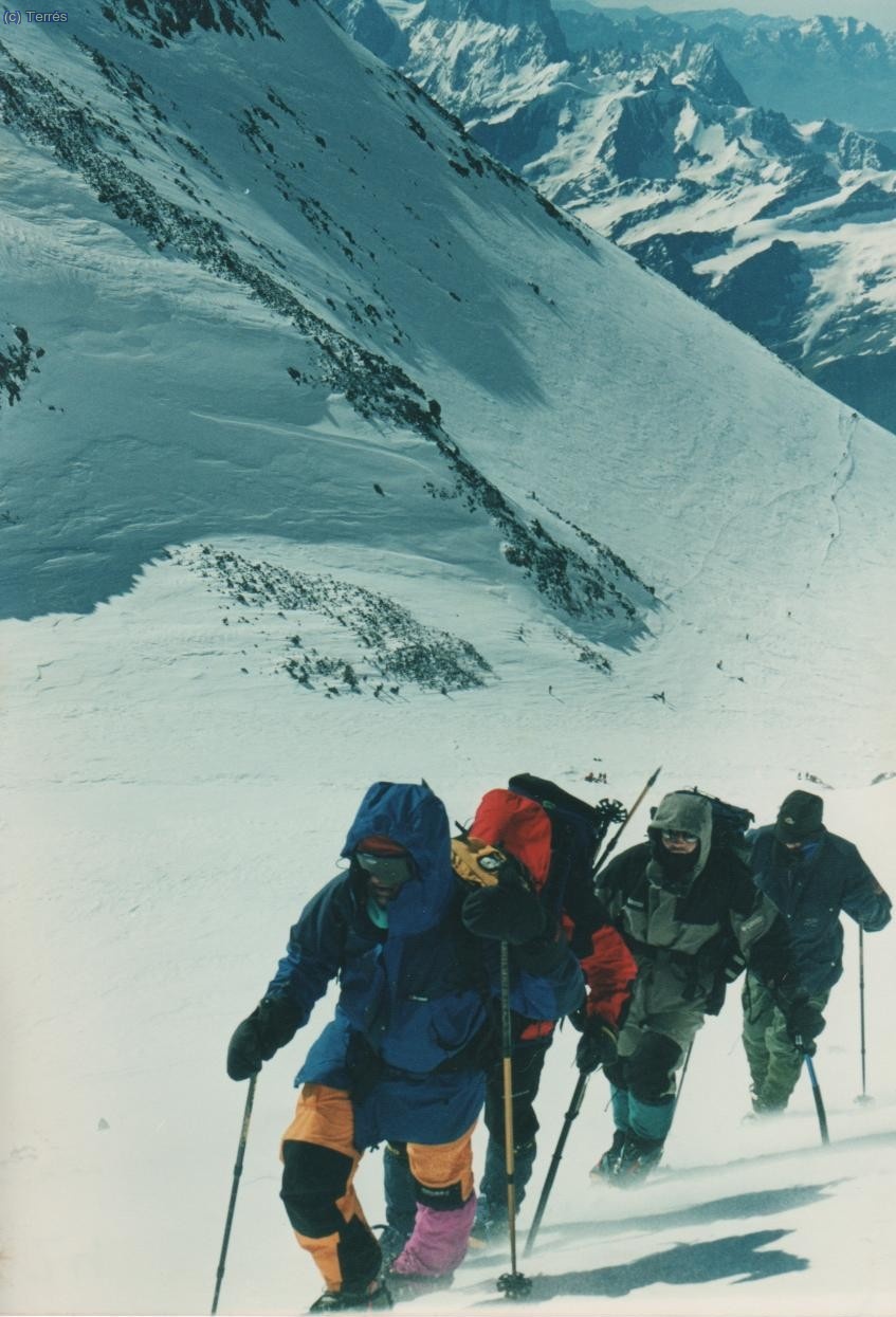 070 Elbrus. Reanudamos la marcha.
