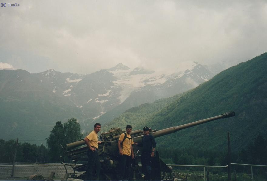 083 Elbrus. Ca&ntilde;ones para crear aludes.