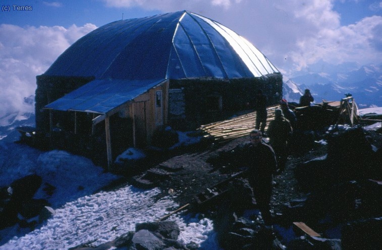 060 Elbrus. Refugio Dizel Hut.