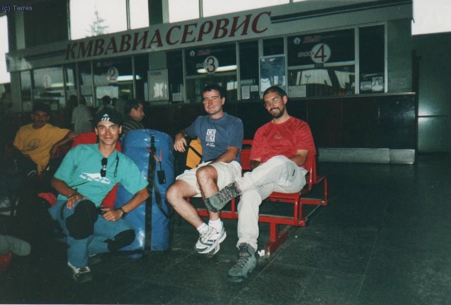 085 Elbrus. Aeropuerto de Mineralnye Vody.