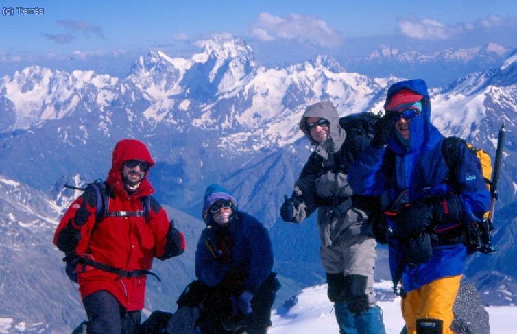 053 Elbrus. En las Pastukhov Rocks.