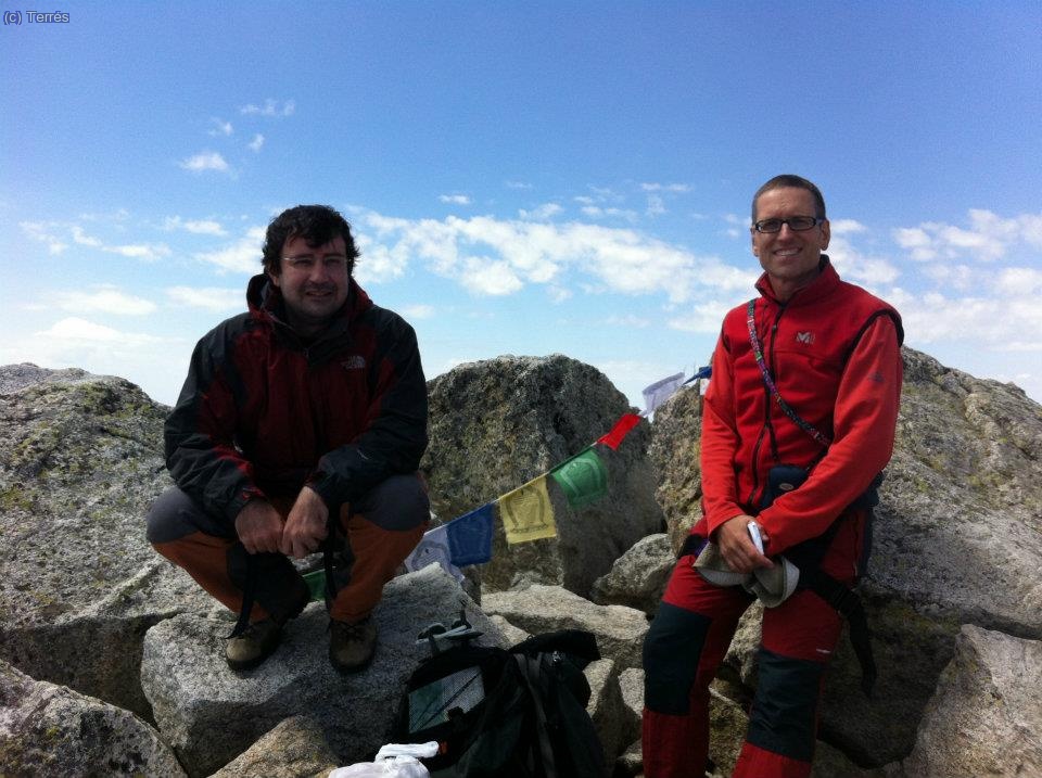 Joaqu&iacute;n Terr&eacute;s y Pep en la cumbre del Besiberri Norte (foto: Francesc)