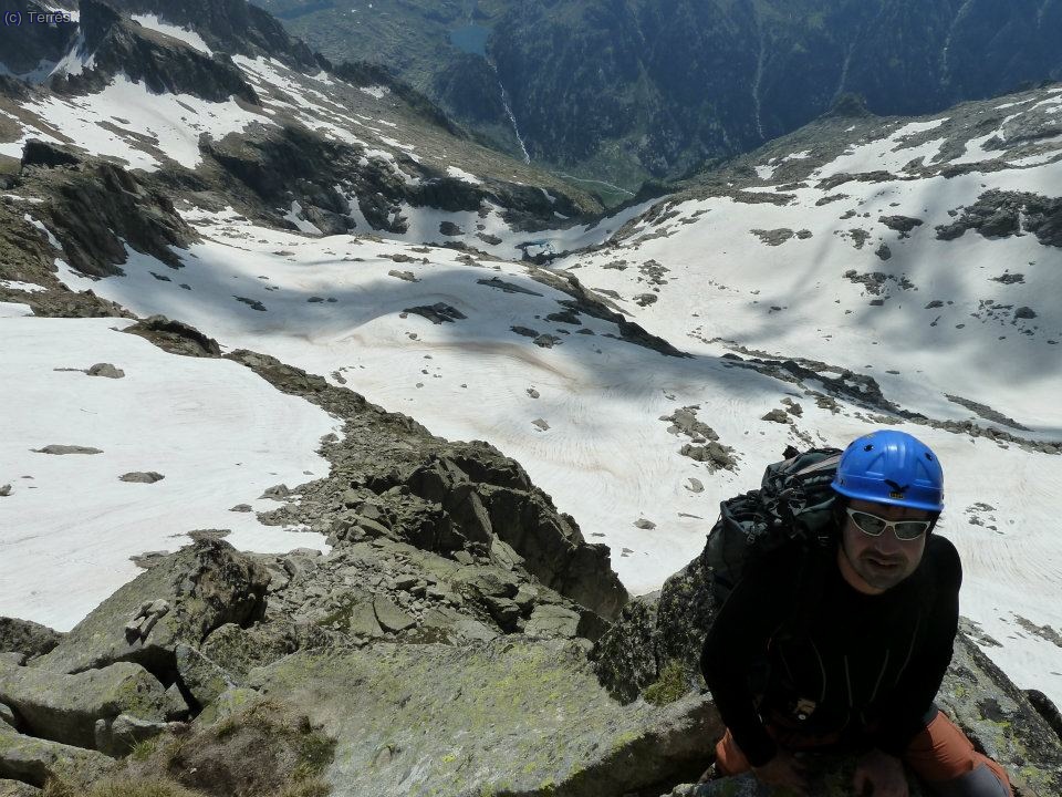 Joaqu&iacute;n Terr&eacute;s escalando por la pared del Besiberri Norte (Foto: Pep)
