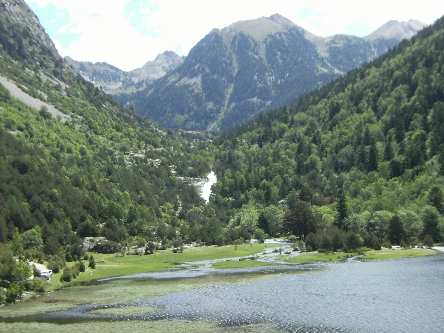 Estany Llebreta y Cascadas de Sant Esperit