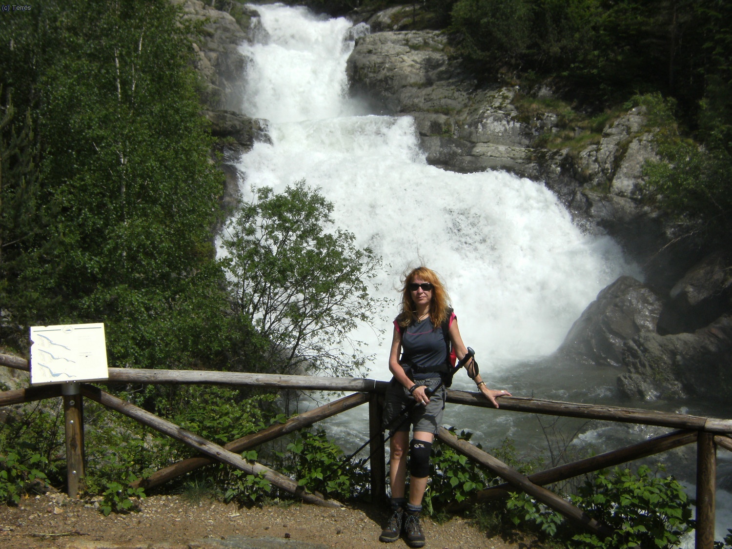 Anna en las Cascadas de Sant Esperit