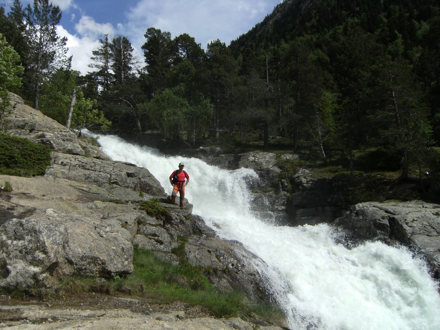 Joaqu&iacute;n Terr&eacute;s en las Cascadas de Sant Esperit