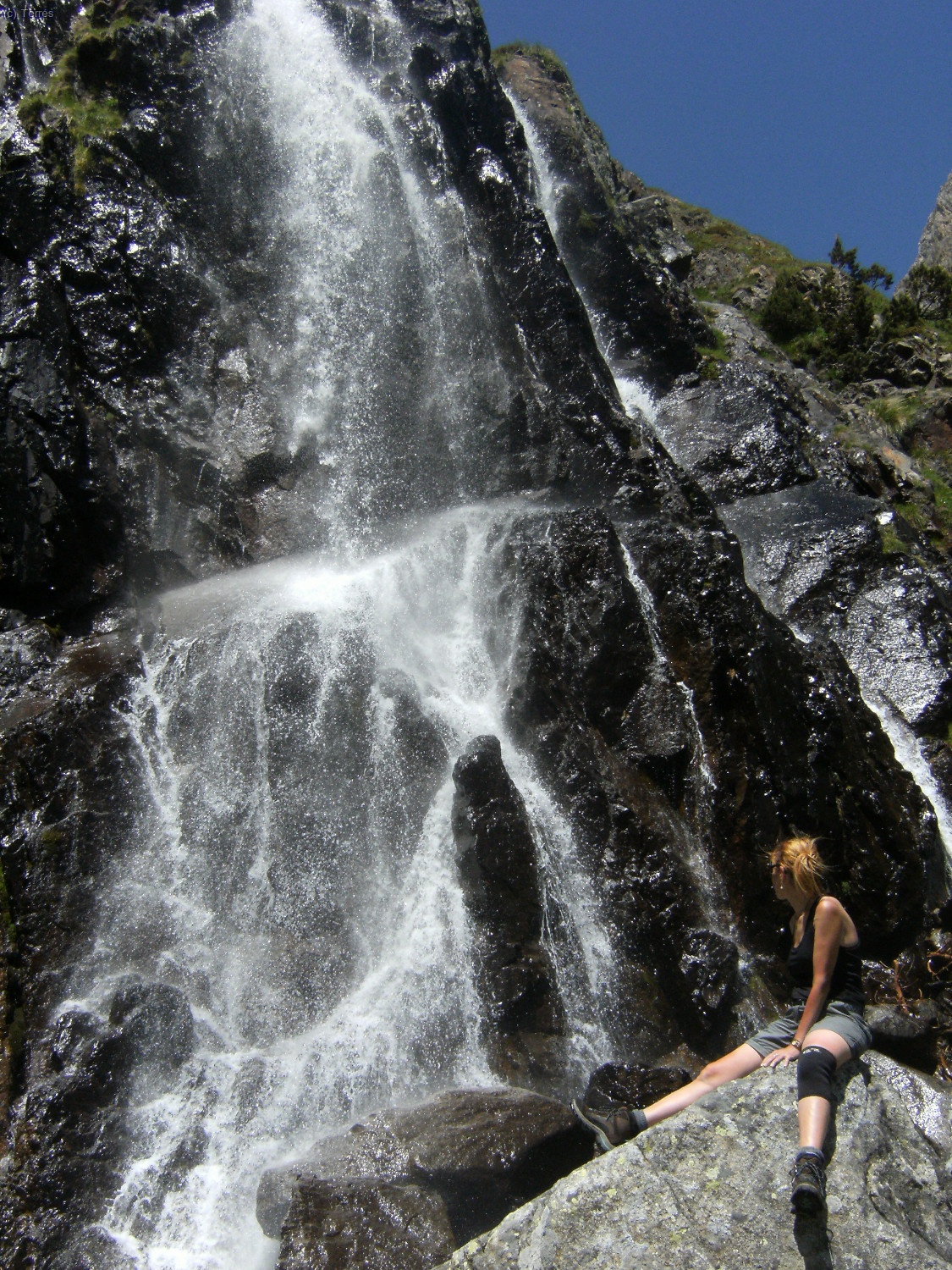 Anna en la 2&ordm; cascada