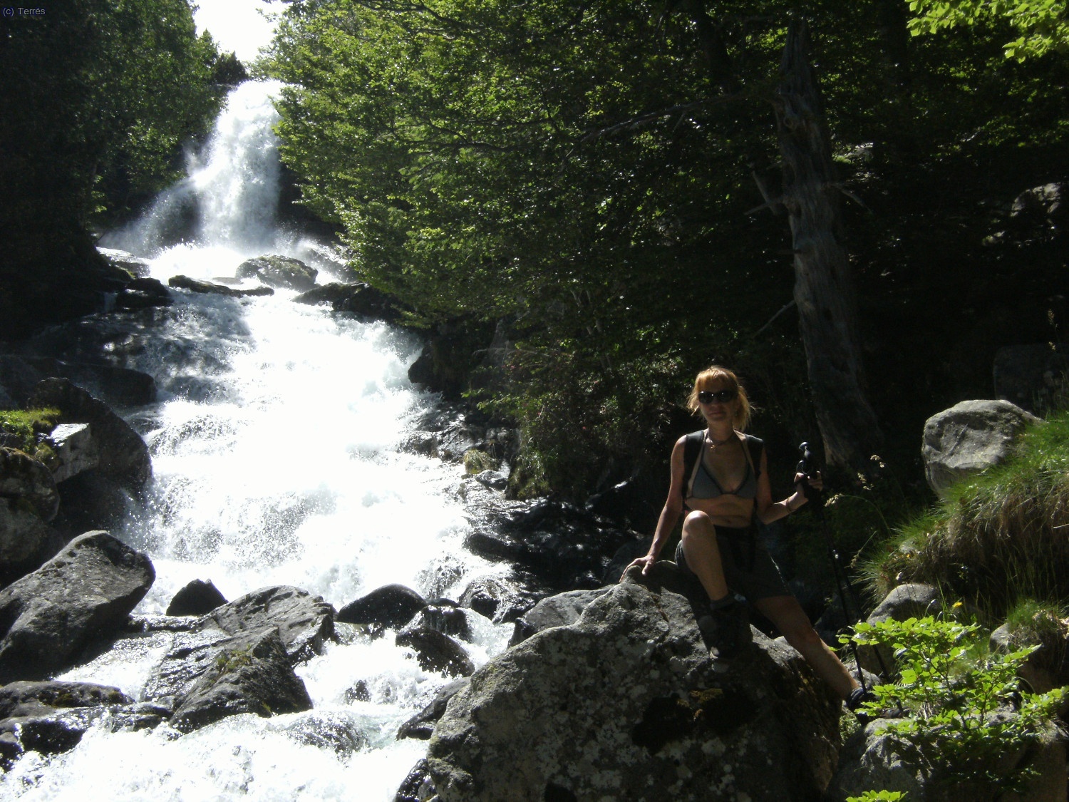 Anna en la 1&ordm; cascada 