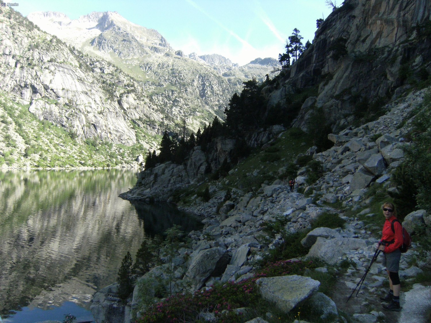 Anna rodeando el Embalse de Cavallers