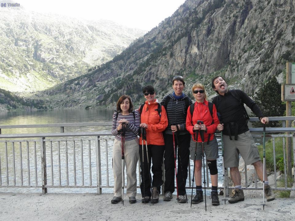 Foto de grupo en la presa (Foto: Kike)