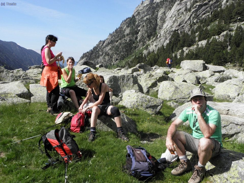 Descansando en el Pletiu de Riumalo (foto: Kike)