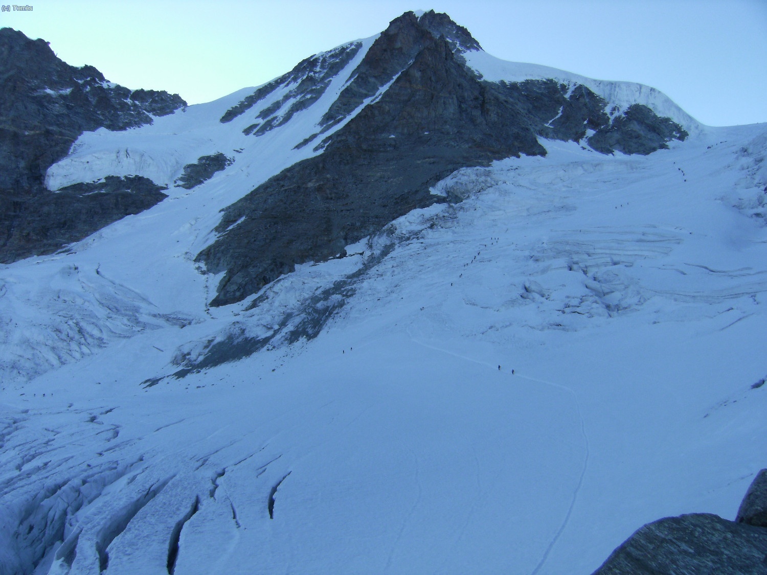 Glaciar de Laveciao bajo el Gran Paradiso