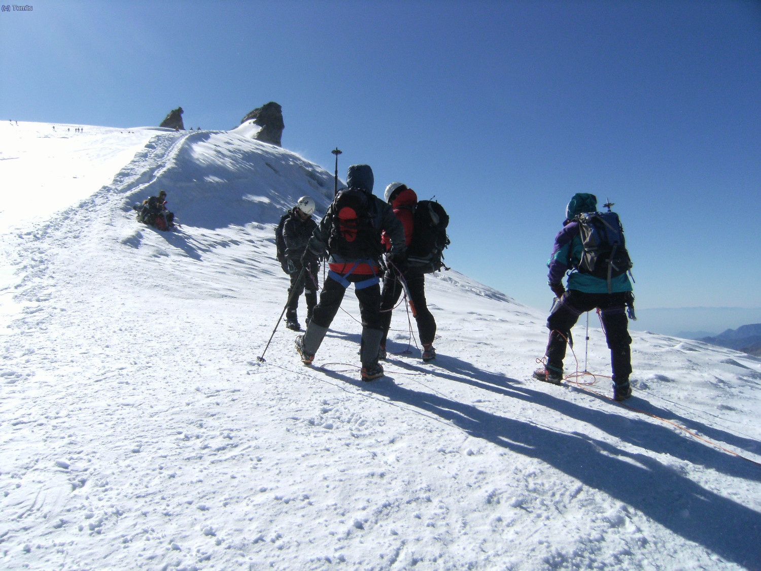 En el Glaciar del Gran Paradiso hac&iacute;a las puntas de Montcorv&eacute; delante