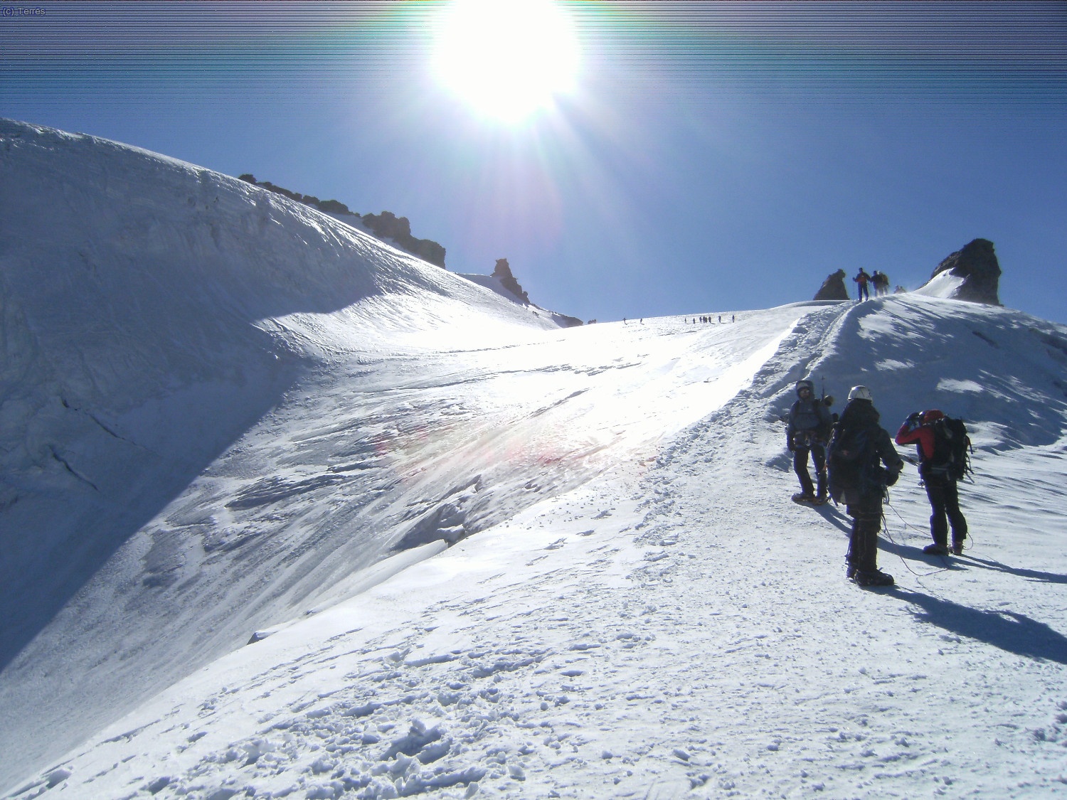 En el Glaciar del Gran Paradiso hac&iacute;a las puntas de Montcorv&eacute; delante