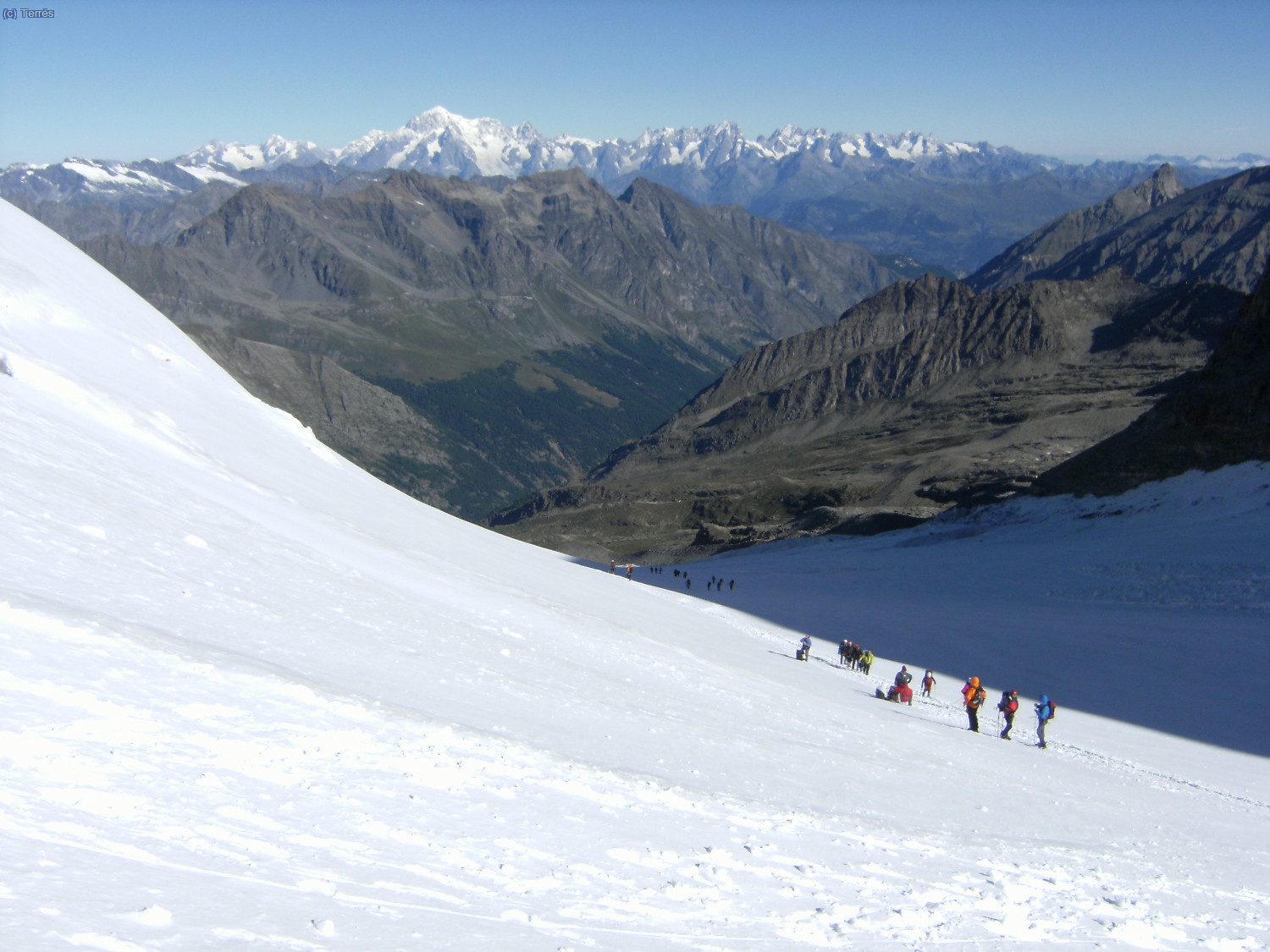 Abajo queda el Plateau del Glaciar de Laveciao
