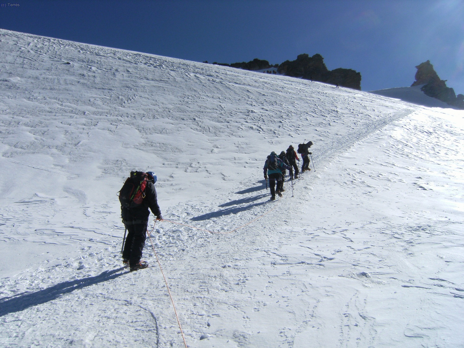 En el Glaciar del Gran Paradiso, subiendo al plateau m&aacute;s alto y cimero