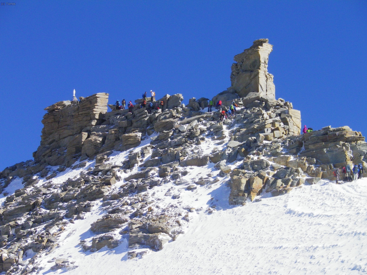 La cima del Gran Paradiso, la Madonna a la izquierda (Foto: Quique)