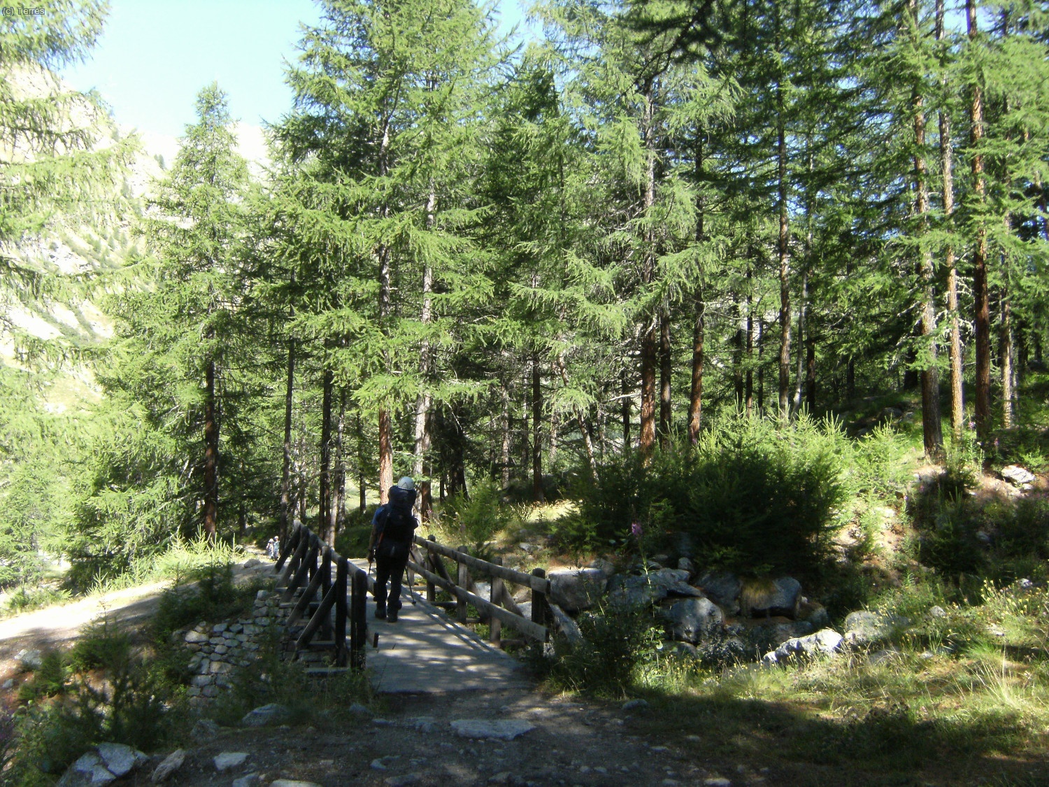 Cruzamos el puente ya en el fondo del valle