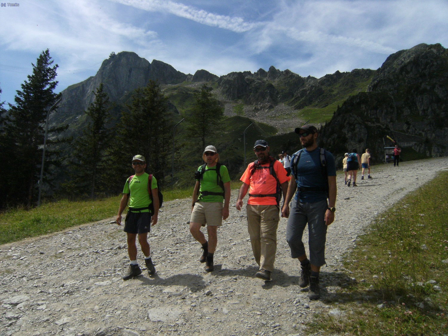Llegando a Planpraz, detr&aacute;s queda Le Br&egrave;vent