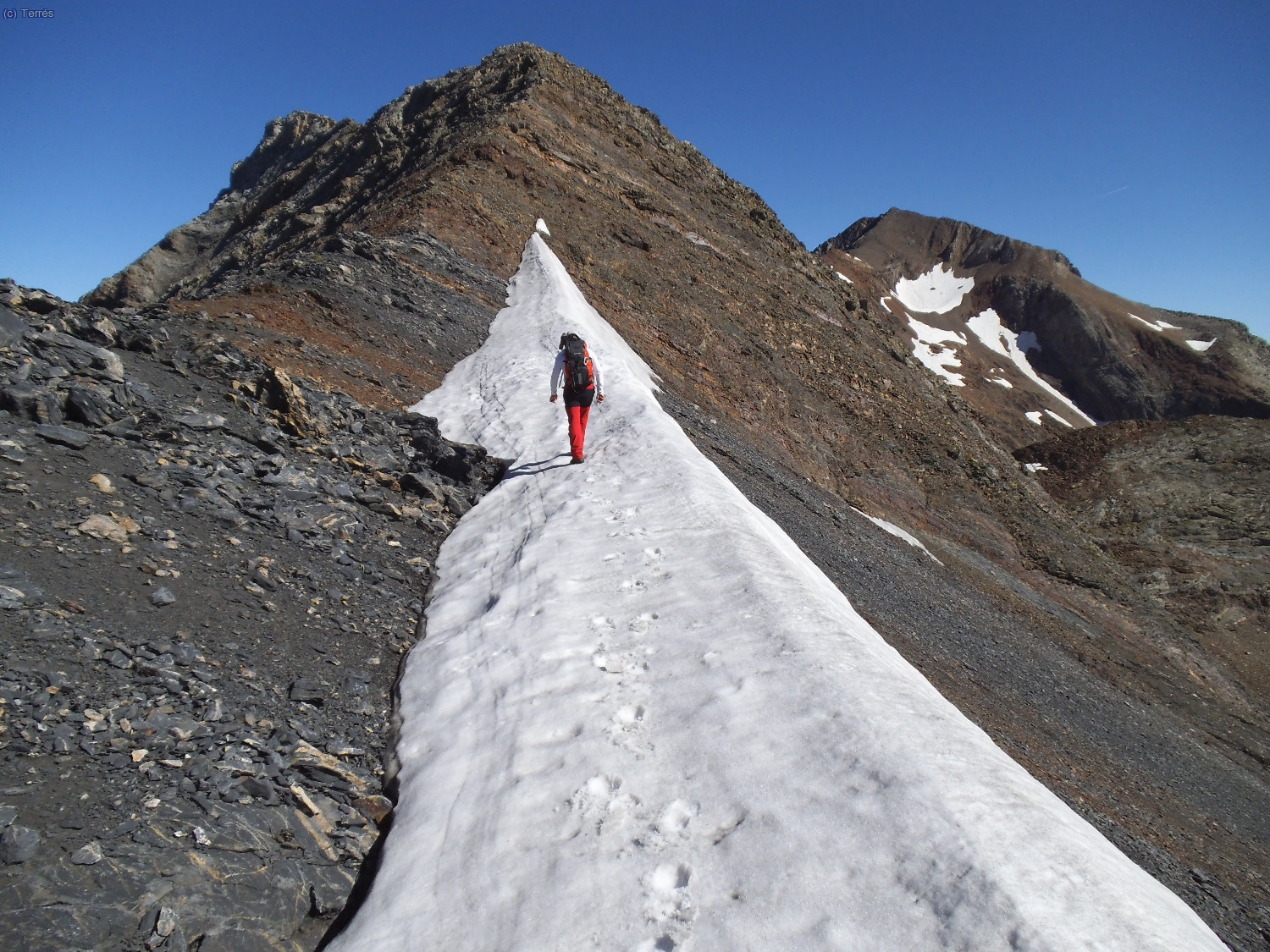 Bajada f&aacute;cil del Pavots para seguir la cresta hac&iacute;a Las Espadas