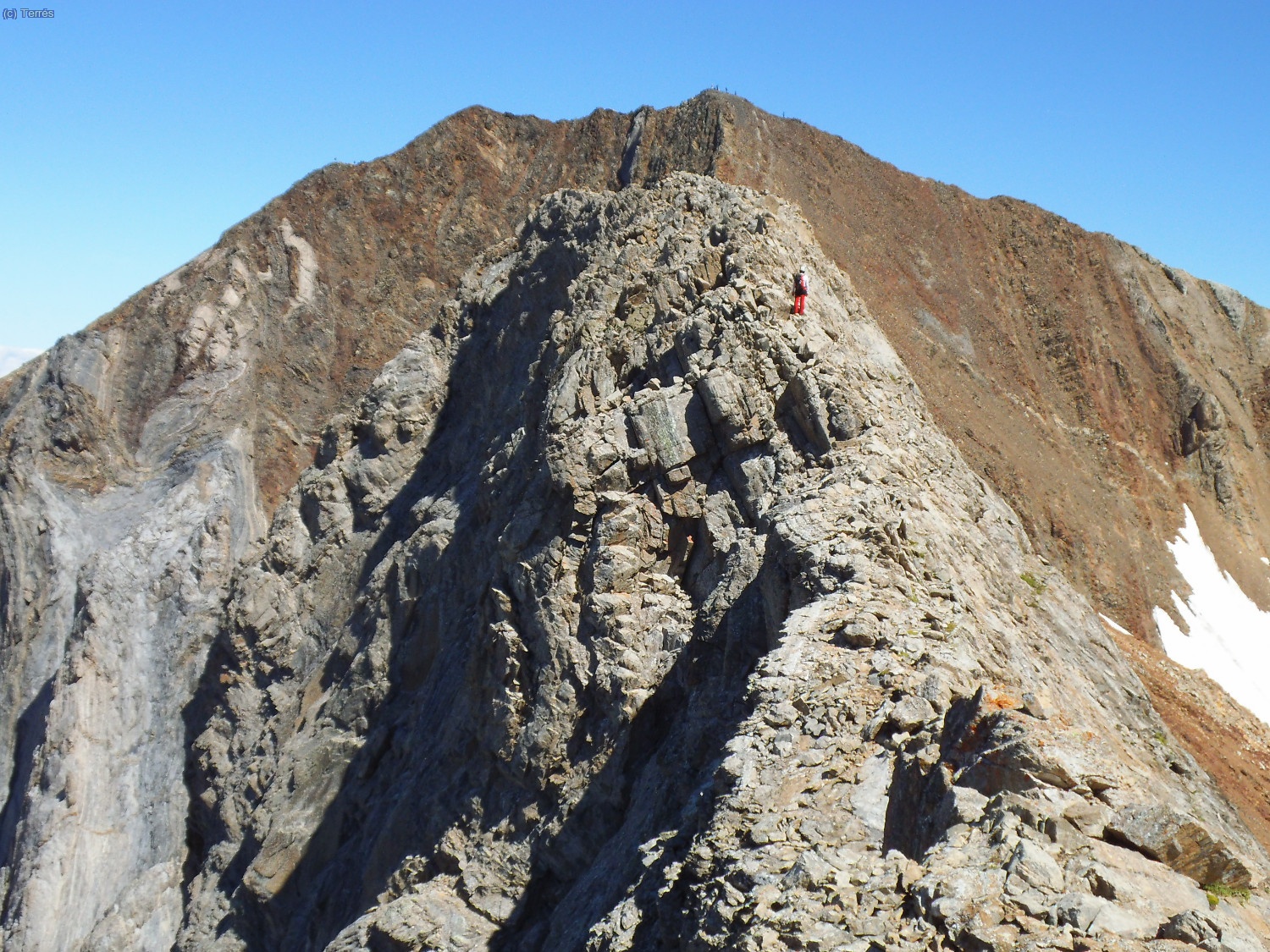 Francesc llegando a la cima de la Tuca de Llardaneta