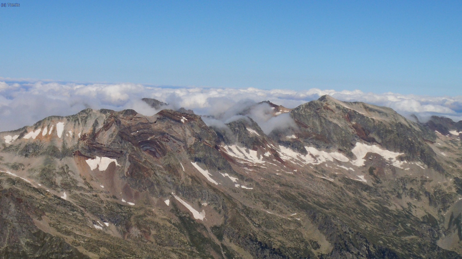 Vistas hac&iacute;a el macizo del Perdiguero