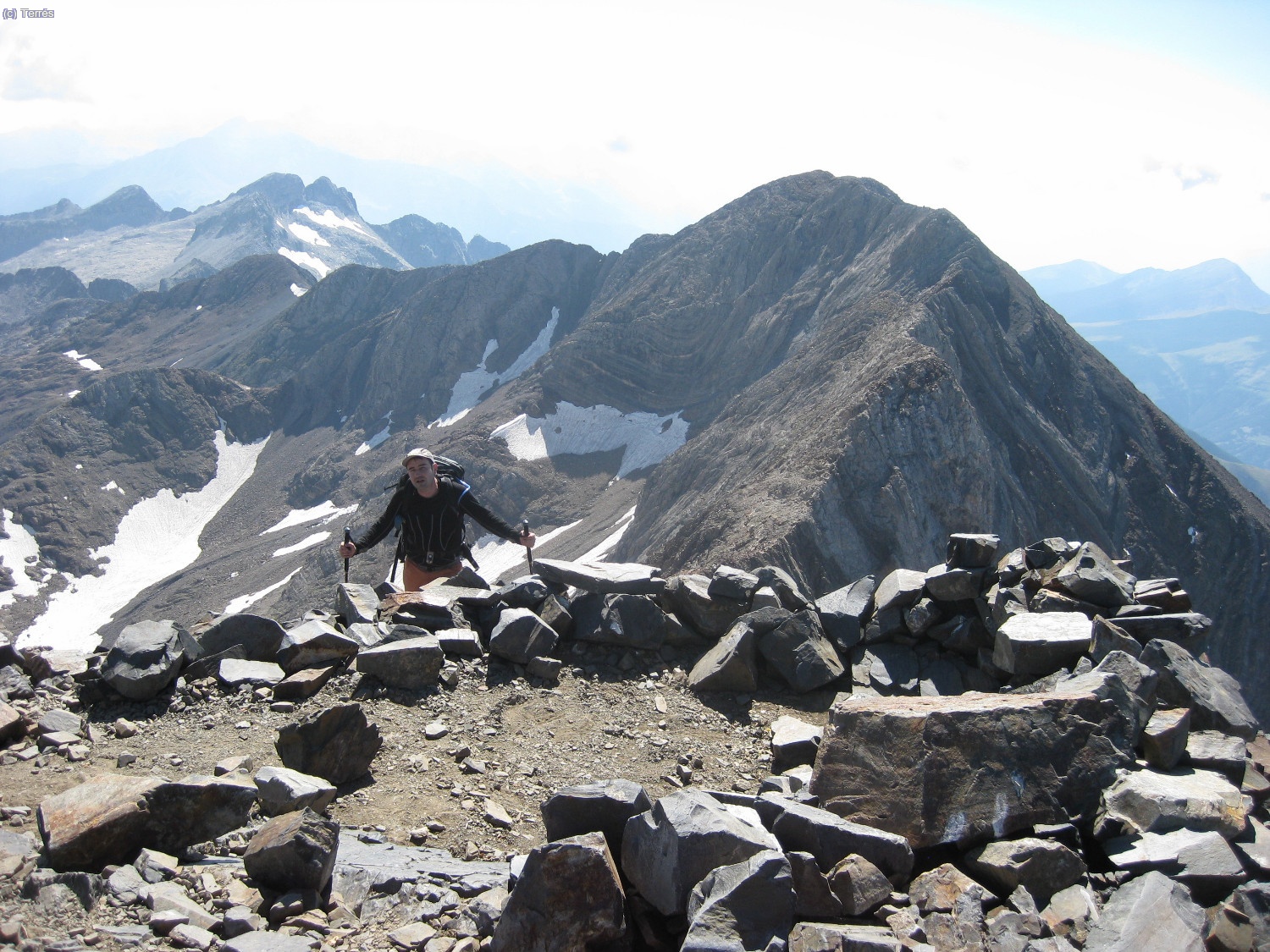 Joaqu&iacute;n llegando a la cima del Posets (Foto: Francesc)