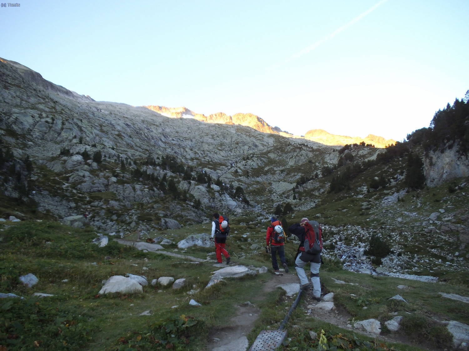 Saliendo hac&iacute;a la Cresta de los Portillones