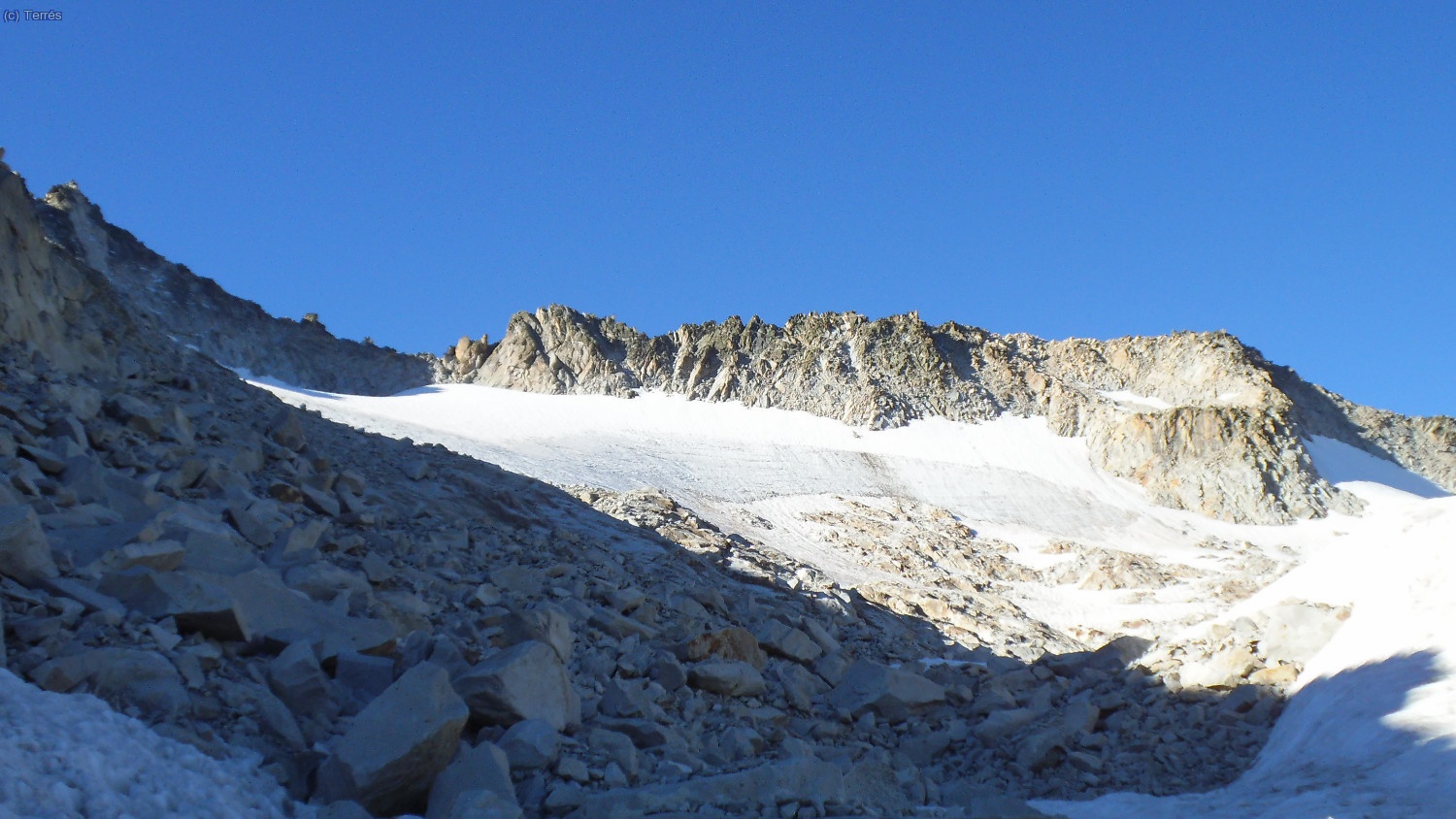 Desde las cercan&iacute;as del Portill&oacute;n Superior, el Glaciar y Picos Occidentales de La Maladeta
