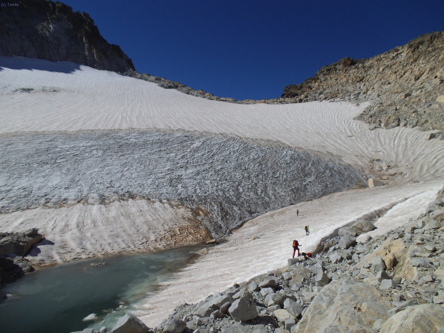 Nos desv&iacute;amos a la derecha en busca del Collado Maldito