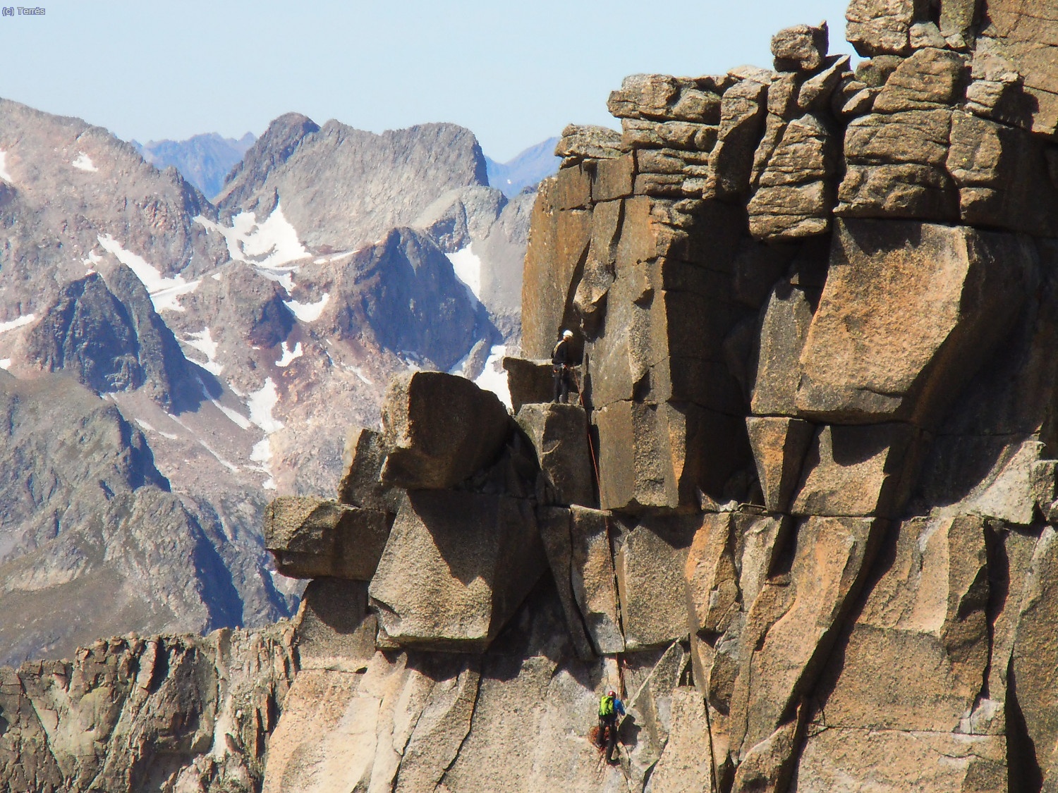 Otra escalada en la pared sur de La Maladeta (Pico Abad&iacute;as)