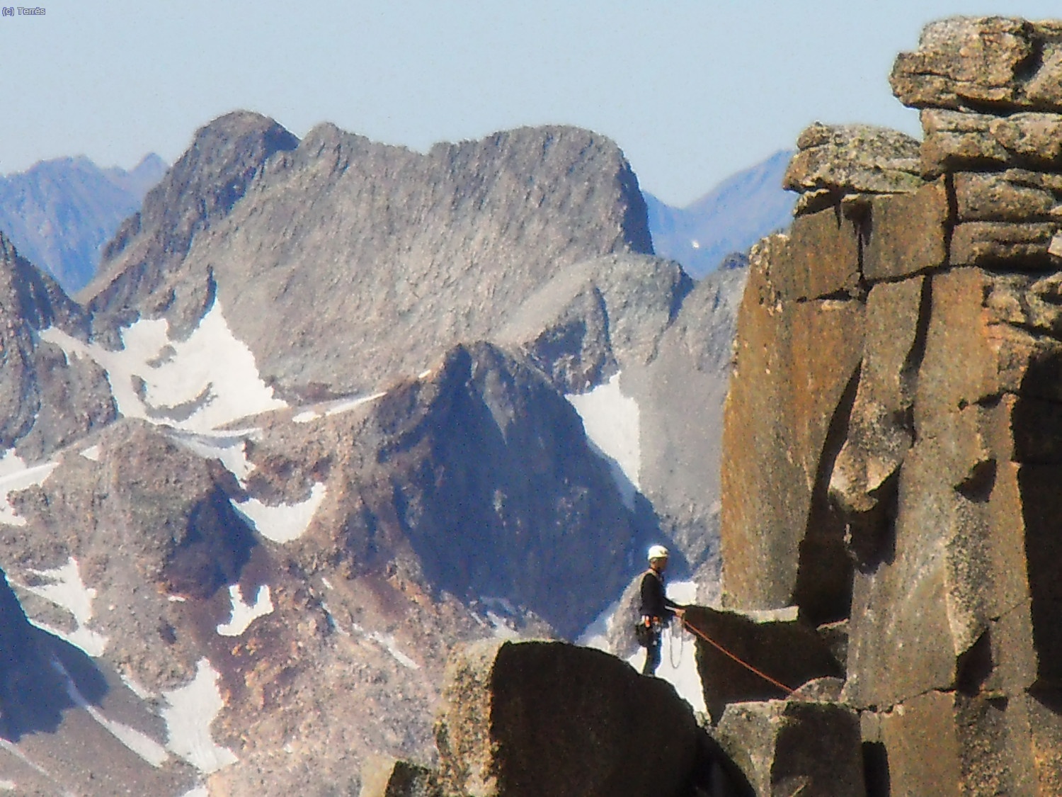 Otra escalada en la pared sur de La Maladeta (Pico Abad&iacute;as)