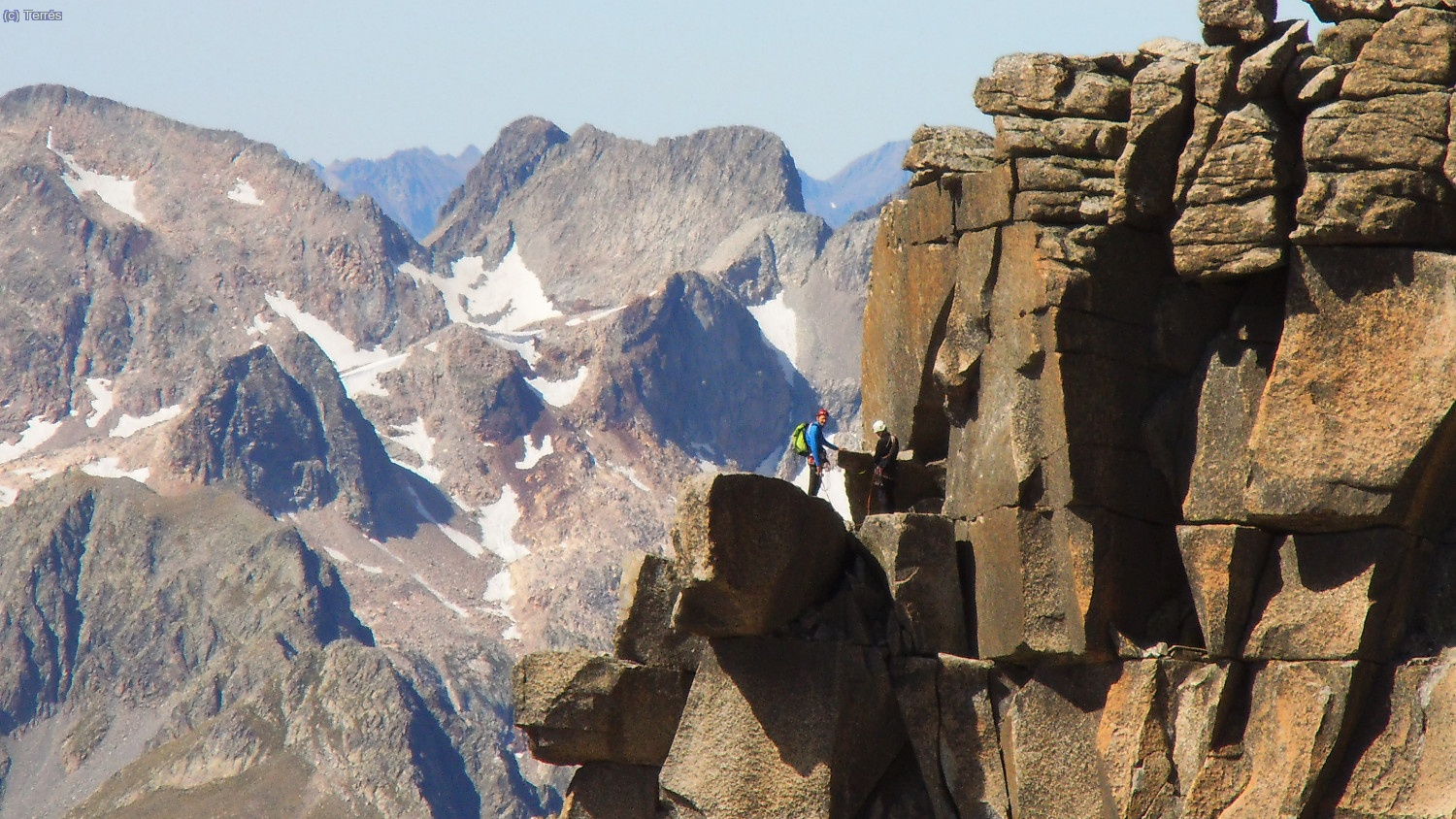 Otra escalada en la pared sur de La Maladeta (Pico Abad&iacute;as)