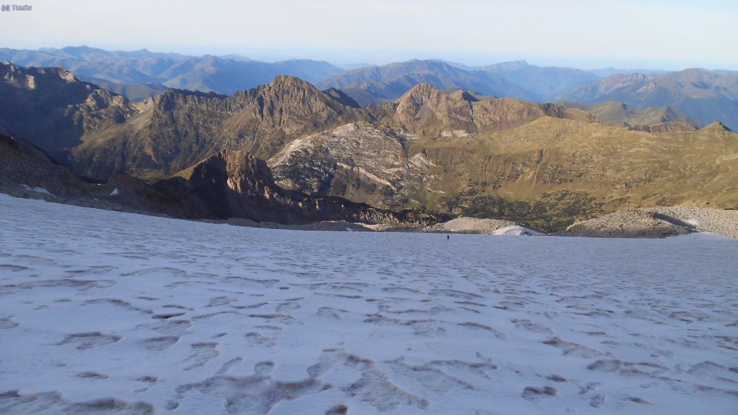 Bajando por el Glaciar de La Maladeta