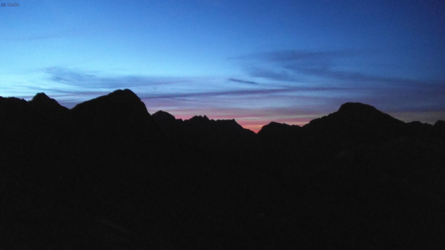Atardeciendo en mitad de la bajada a La Renclusa