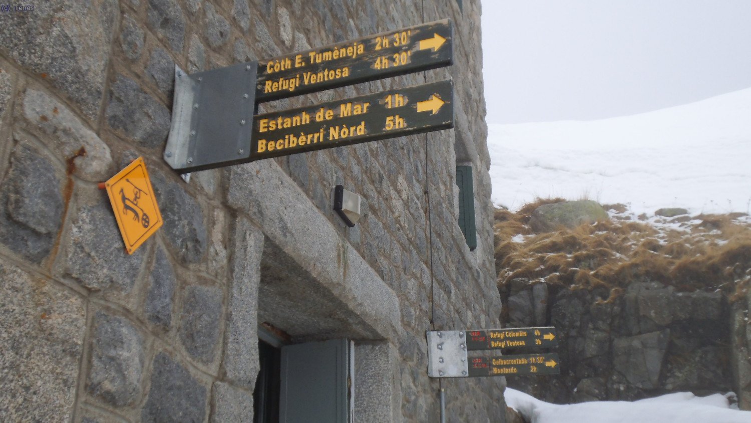 Se&ntilde;alizaciones en el Refugio de La Restanca