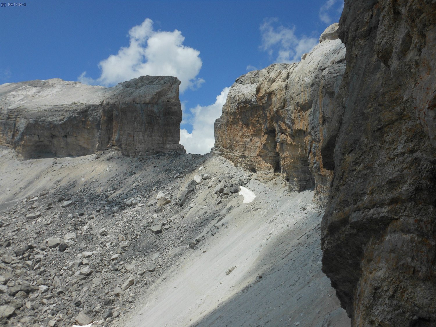 Vista de la brecha desde la gruta de Casteret