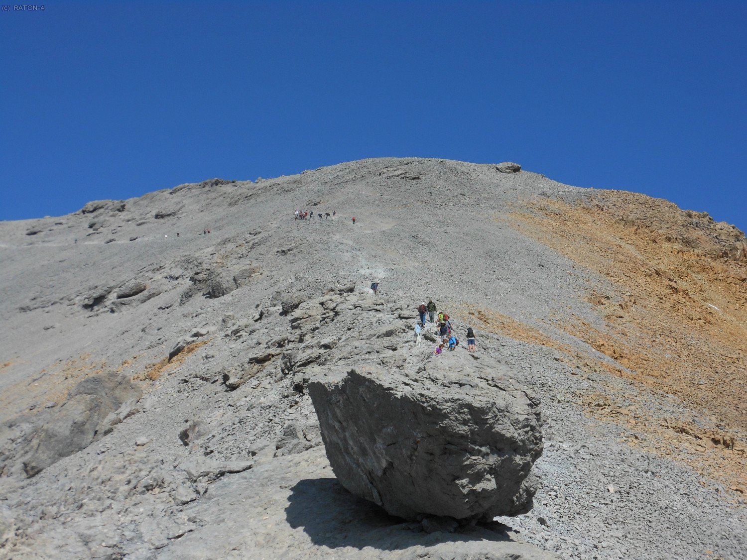 Procesi&oacute;n hacia la cima del tall&oacute;n...
