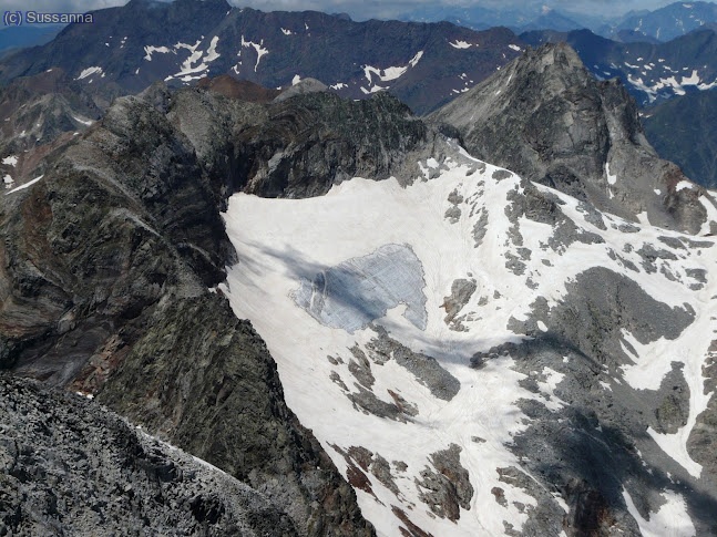 BAjada de la cresta literola, obligatorio el uso de grampons.