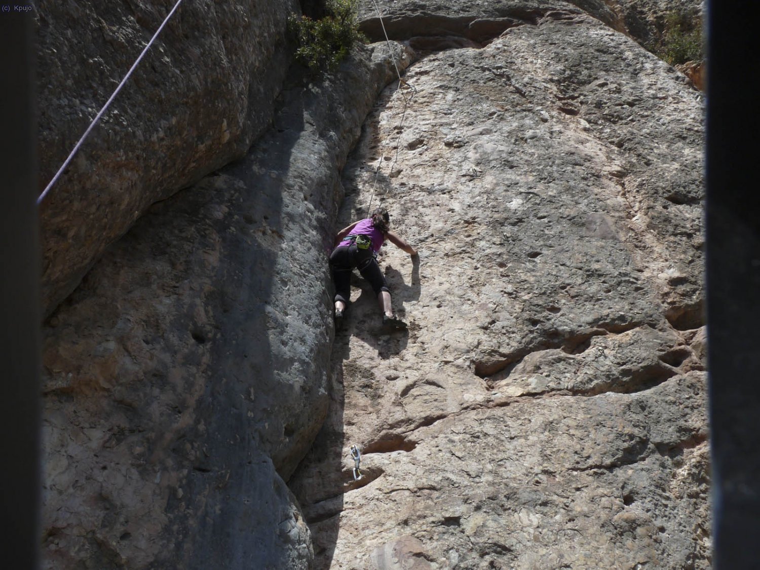 Sussanna a Polvet gal&agrave;ctic. Una de les vies m&eacute;s maques del sector. 6b/6b+